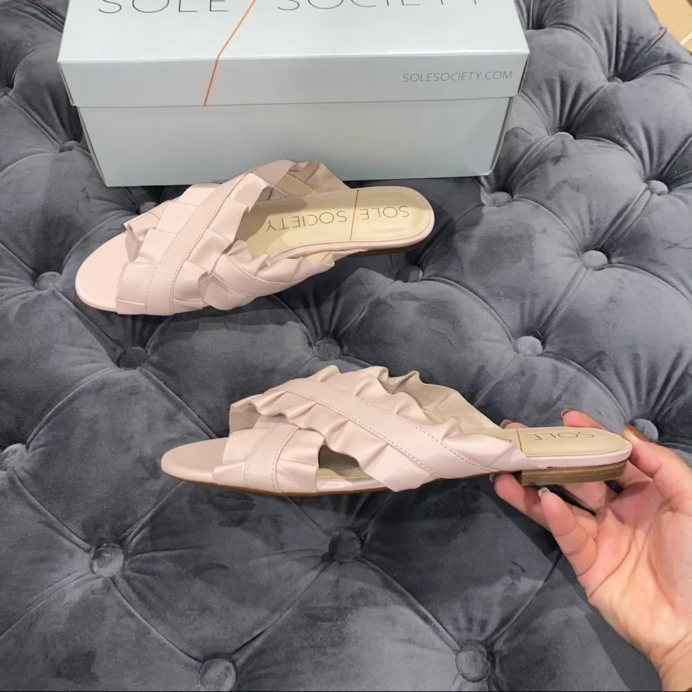 𝅺New Sole Society So Mandi Leather Sandals - Pink
